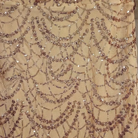 Elegant Gold Sequin Evening Gown - Picture 6 of 16